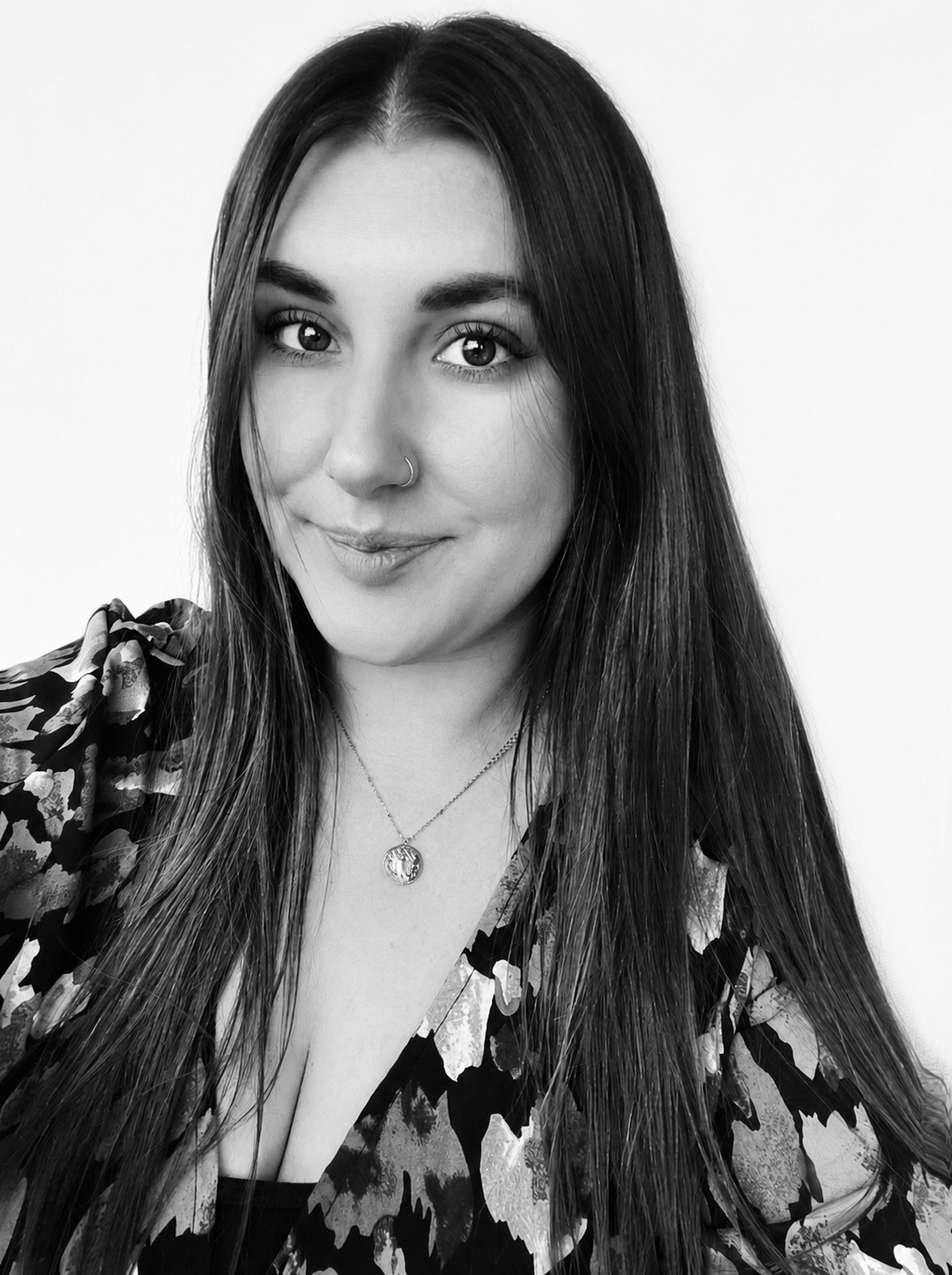 Portrait de Maude, artiste peintre de L'Atelier M.